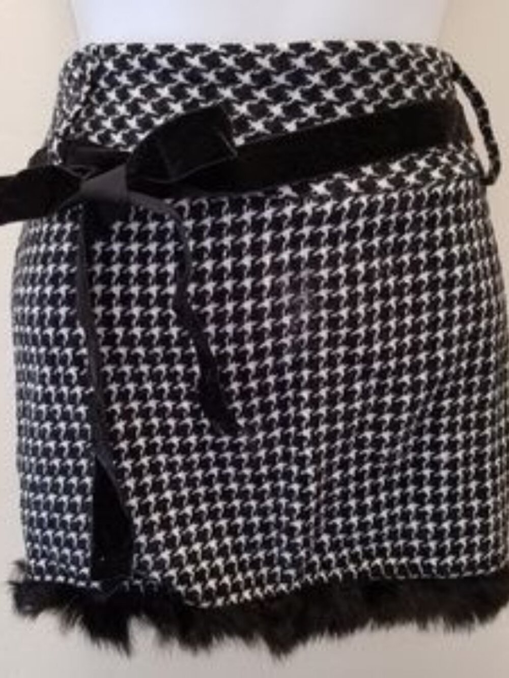 BLACK & WHITE MINI SKIRT